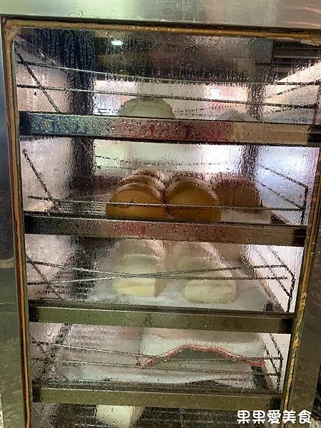 巨人傳統早餐｜手工製作燒餅、油條，現烤現賣，薄脆酥香-台中北區美食 @果果愛Fruitlove